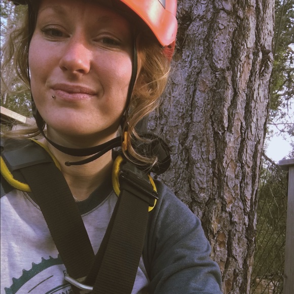 Meet your Posher, Jennifer - Picture 2 of 3